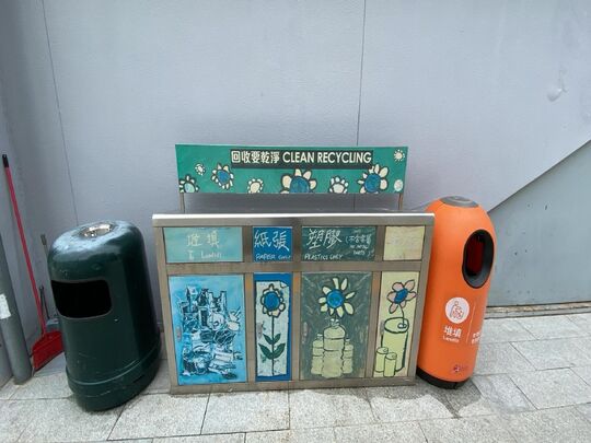 深湾道4号包玉刚游泳池 (近往看台楼梯)