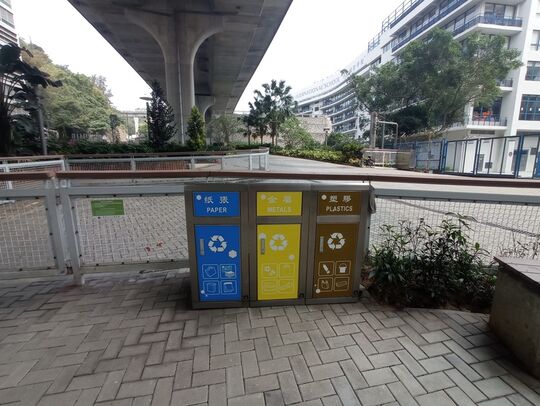 蝴蝶谷道宠物公园 (近入口)