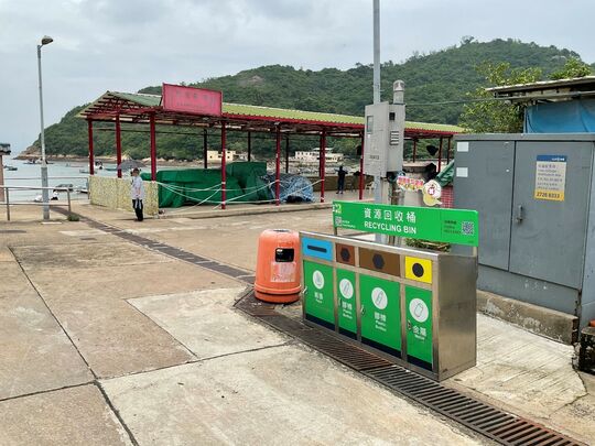 坪洲东湾永东街一号前