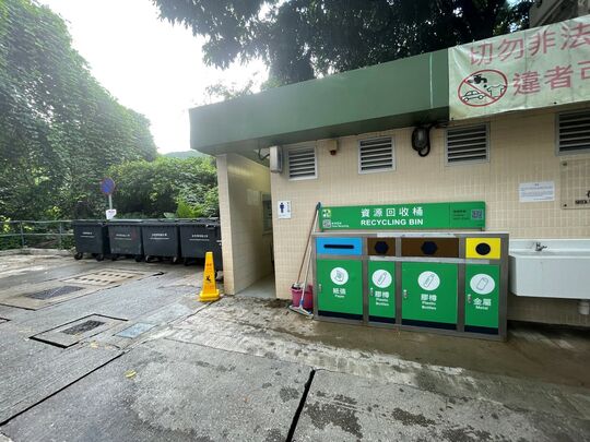 东涌石门甲村公厕旁