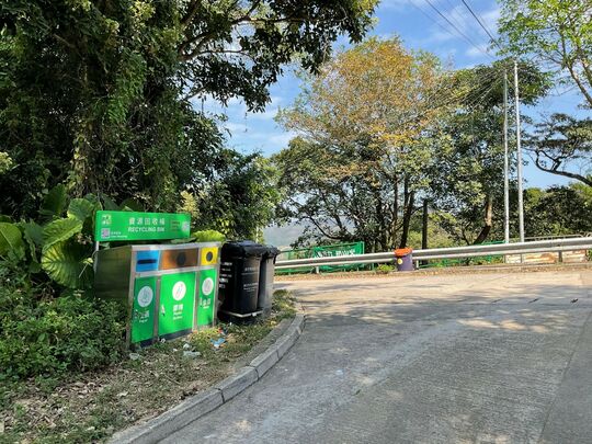 大嶼山梅窩牛牯灣鳳凰徑近荔枝園村之迴旋處