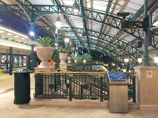 港铁公司 - 迪士尼站