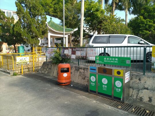 上水料壆村旱廁側