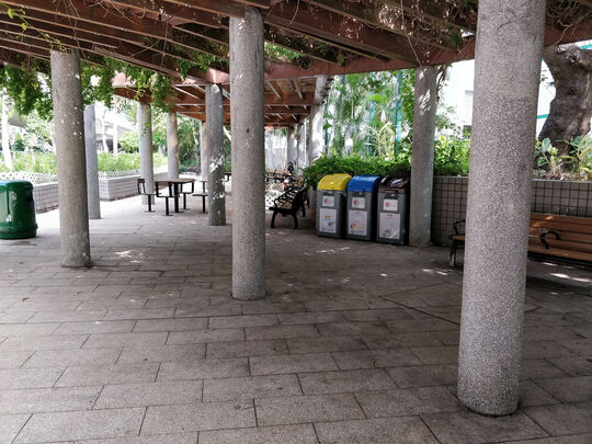 港岛东体育馆休憩处