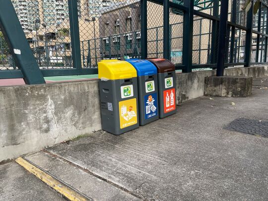 马湾乡事会路篮球场旁