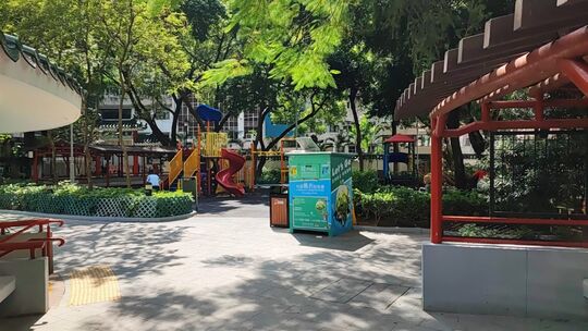 上環荷李活道263號隔鄰荷李活道花園 (近洗手間)