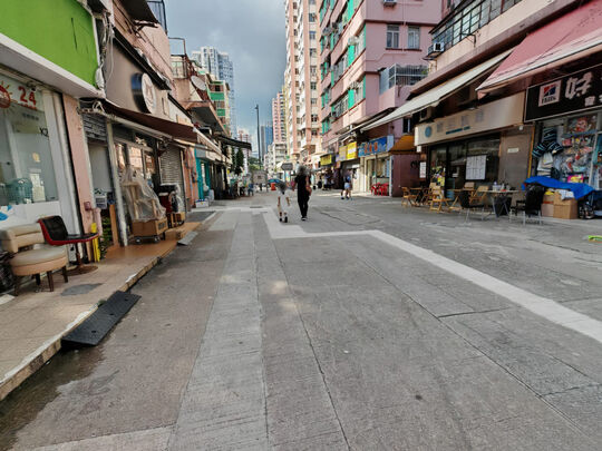 元朗安兴街（好彩洋楼及安辉楼之间空地）