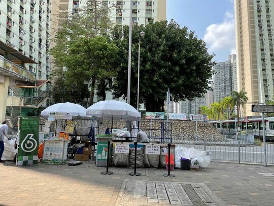 屯门大方街与大兴街交界近大兴商场行人路空地位置