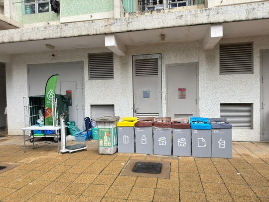 煜明苑熹明阁(C座)对出空地