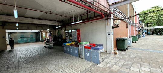 穗禾苑商场店铺G13C阳光24洗衣店旁边中庭位置