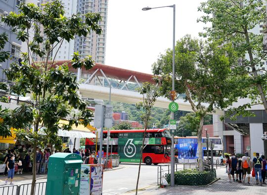 油塘嘉荣街（近油塘中心第4座）对出行人路