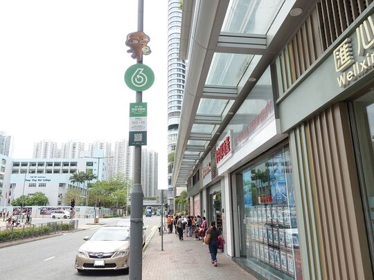 将军澳唐贤街及唐德街交界将军澳中心第12座对出行人路