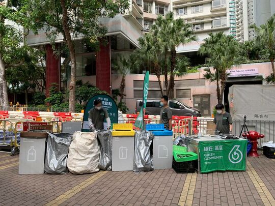 南区怡南路海怡东商场对出行人路