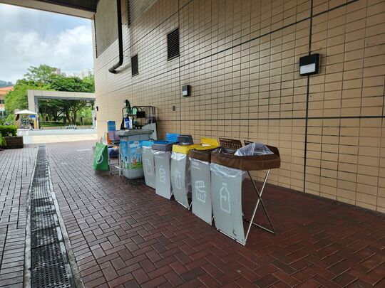 沙田车公庙港铁站B出口对出行人路
